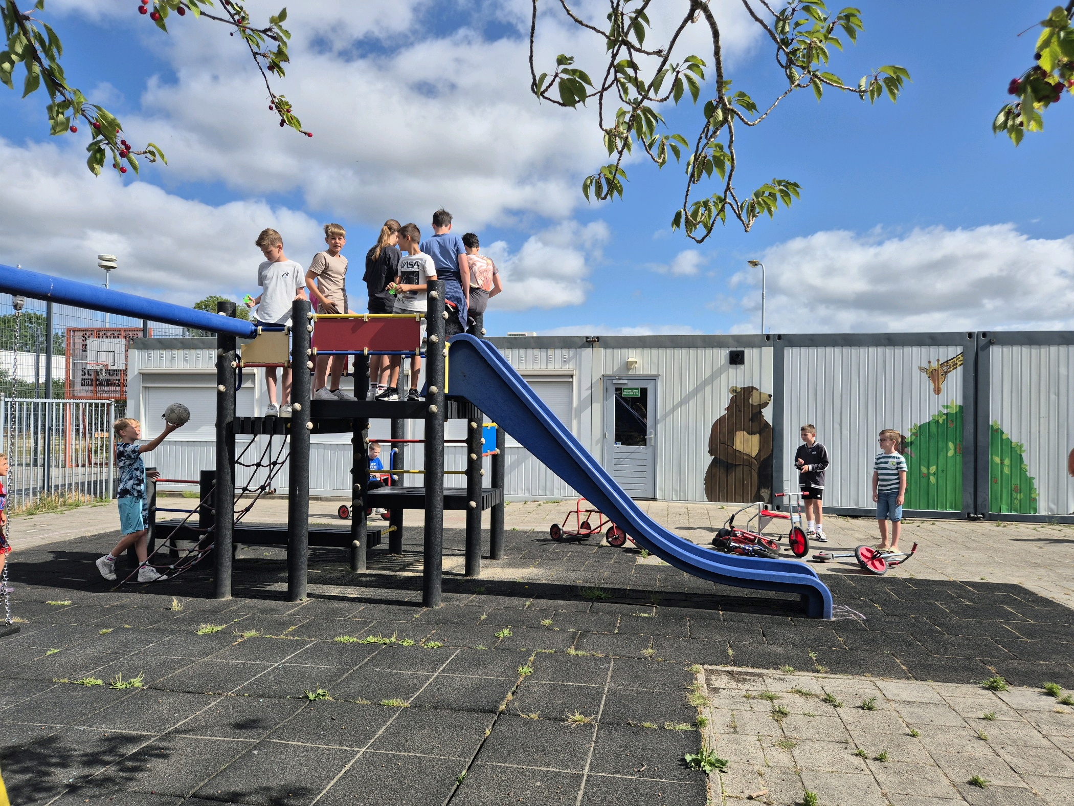 Afscheid groep 8 bij glijbaan